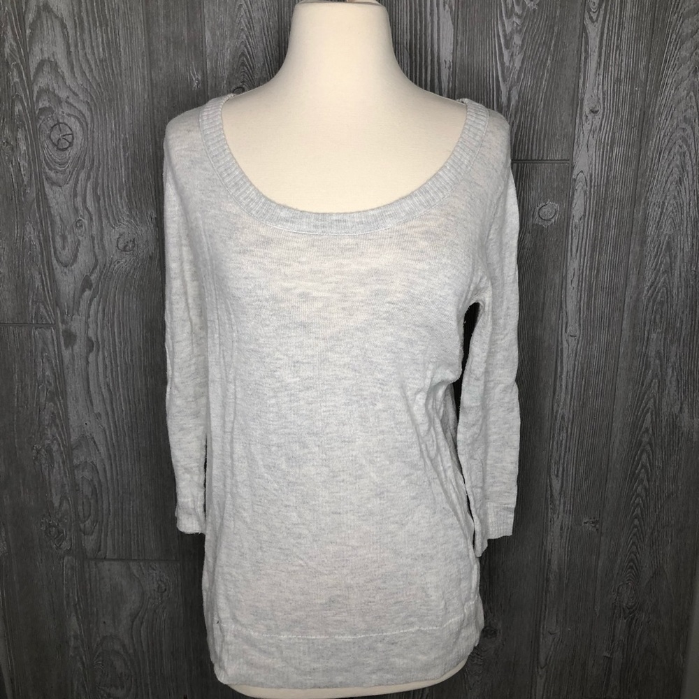 Gap sweater